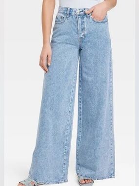Universal Thread Light Wash Wide-Leg High-Rise Jeans